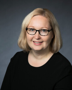 Riikka Teurin kasvokuva.