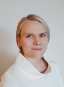 Valokuvassa ProAgrian koulutuspäällikkö Krista Mikkonen.